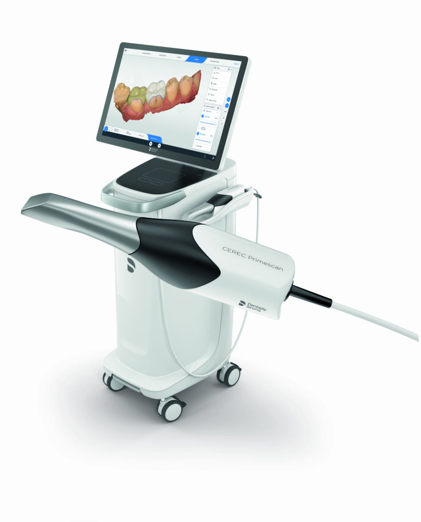 Zahnscanner CEREC Primescan mit Bildschirm, der 3D-Modell von Zähnen zeigt, auf weißem fahrbarem Ständer mit Kabel